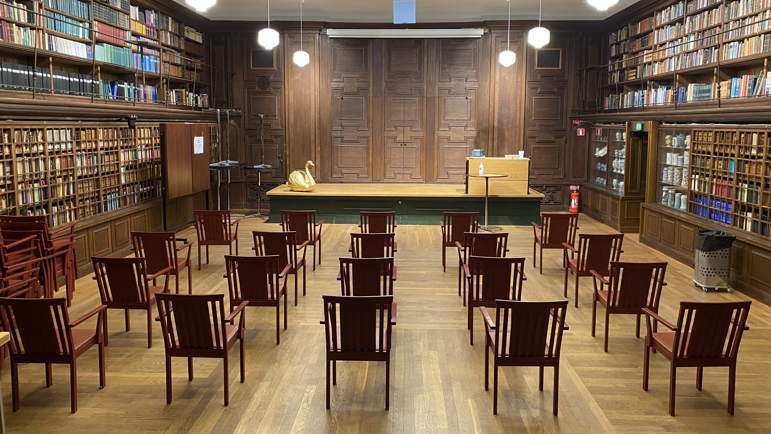 Biblioteket i Apotekarsocietetens hus